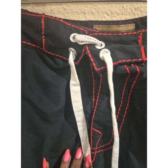 True Religion Men's Big T Board Shorts Black PTRB011S size 42 With Defect - Picture 5 of 9